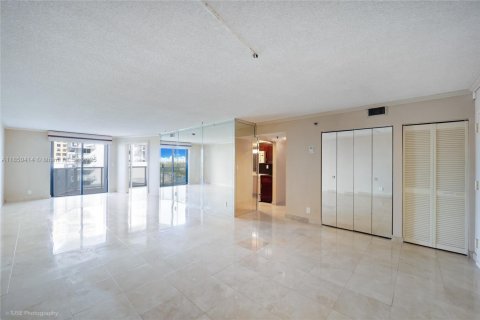 Condominio en venta en Miami Beach, Florida, 2 dormitorios, 127.09 m2 № 1857368 - foto 5
