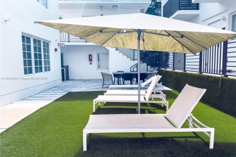Condo in Miami Beach, Florida, 1 bedroom  № 1821777 - photo 14