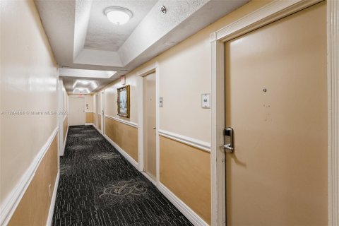 Condominio en venta en Sunny Isles Beach, Florida № 1985169 - foto 17