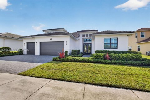 Casa en Port St. Lucie, Florida 3 dormitorios, 309.92 m2 № 2380056