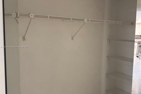 Copropriété à louer à Tamarac, Floride: 2 chambres, 97.55 m2 № 1926984 - photo 15