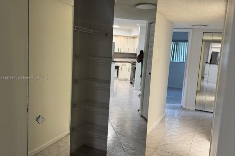 Copropriété à louer à Tamarac, Floride: 2 chambres, 97.55 m2 № 1926984 - photo 16