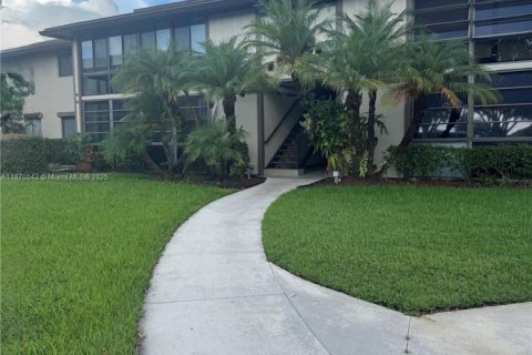 Copropriété à louer à Tamarac, Floride: 2 chambres, 97.55 m2 № 1926984 - photo 1