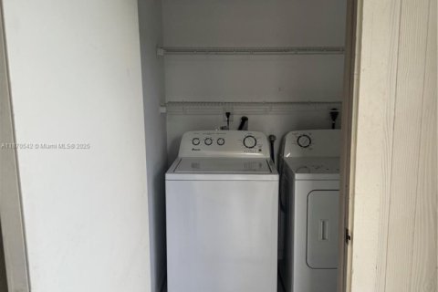 Copropriété à louer à Tamarac, Floride: 2 chambres, 97.55 m2 № 1926984 - photo 26