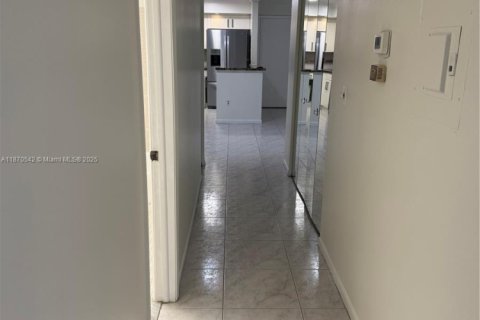 Copropriété à louer à Tamarac, Floride: 2 chambres, 97.55 m2 № 1926984 - photo 9