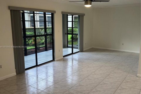 Copropriété à louer à Tamarac, Floride: 2 chambres, 97.55 m2 № 1926984 - photo 19