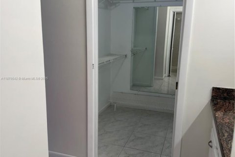 Copropriété à louer à Tamarac, Floride: 2 chambres, 97.55 m2 № 1926984 - photo 8