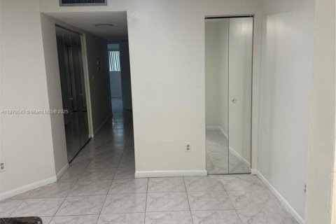 Copropriété à louer à Tamarac, Floride: 2 chambres, 97.55 m2 № 1926984 - photo 23