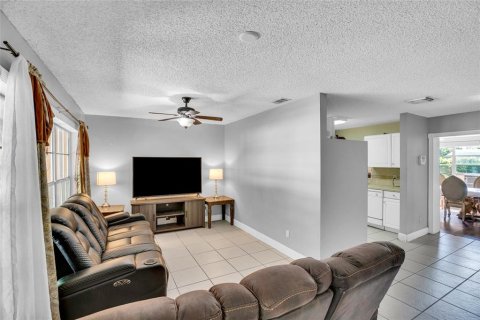 Casa en venta en St. Lucie, Florida, 2 dormitorios, 117.06 m2 № 1827370 - foto 4