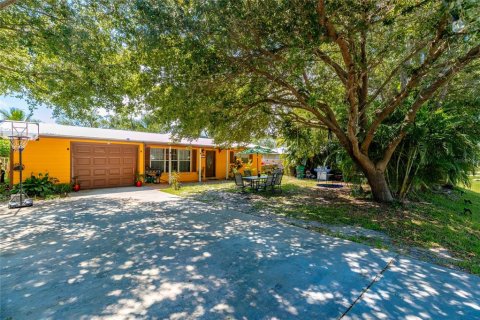 Casa en venta en St. Lucie, Florida, 2 dormitorios, 117.06 m2 № 1827370 - foto 2
