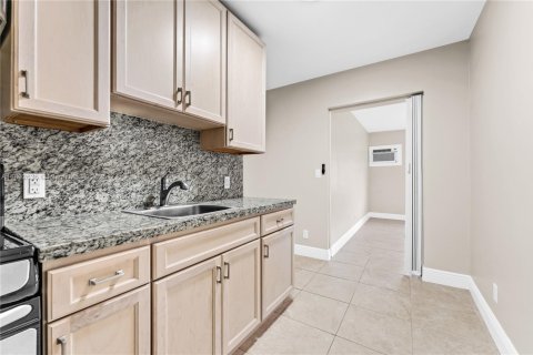 Immobilier commercial à vendre à Miami Springs, Floride: 281.12 m2 № 1946664 - photo 21