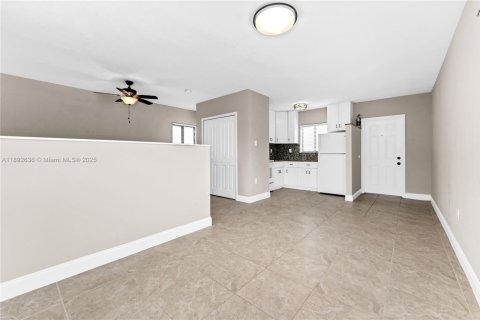 Immobilier commercial à vendre à Miami Springs, Floride: 281.12 m2 № 1946664 - photo 29