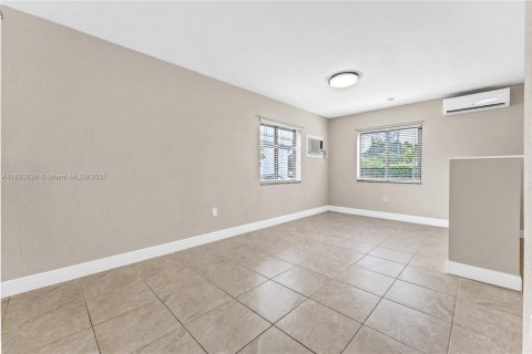 Immobilier commercial à vendre à Miami Springs, Floride: 281.12 m2 № 1946664 - photo 30