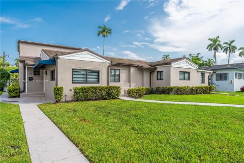 Immobilier commercial à vendre à Miami Springs, Floride: 281.12 m2 № 1946664 - photo 2