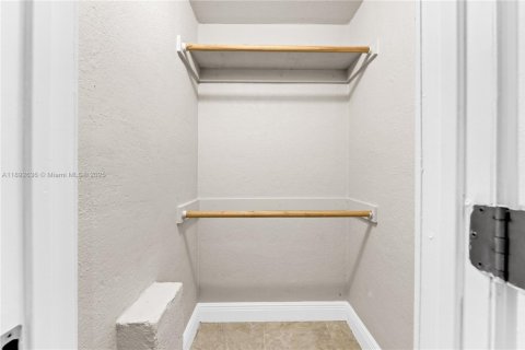 Immobilier commercial à vendre à Miami Springs, Floride: 281.12 m2 № 1946664 - photo 17