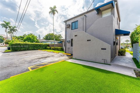 Immobilier commercial à vendre à Miami Springs, Floride: 281.12 m2 № 1946664 - photo 4