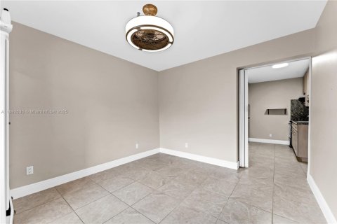 Immobilier commercial à vendre à Miami Springs, Floride: 281.12 m2 № 1946664 - photo 24