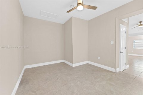 Immobilier commercial à vendre à Miami Springs, Floride: 281.12 m2 № 1946664 - photo 15