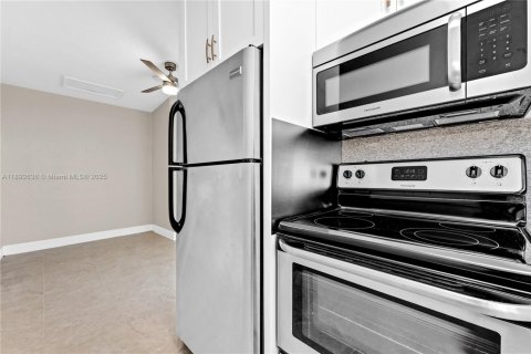 Immobilier commercial à vendre à Miami Springs, Floride: 281.12 m2 № 1946664 - photo 14