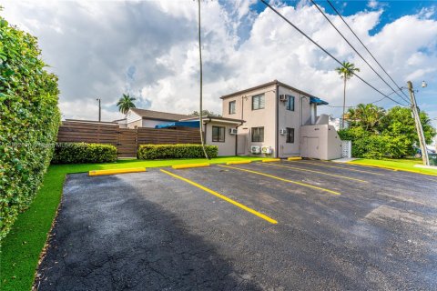 Immobilier commercial à vendre à Miami Springs, Floride: 281.12 m2 № 1946664 - photo 6