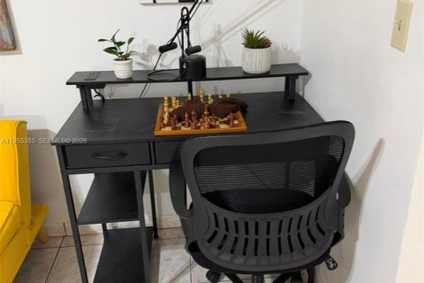 House in Miami, Florida 5 bedrooms, 233.56 sq.m. № 2009754 - photo 16