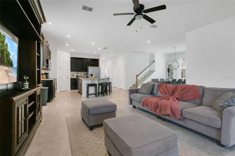 Casa en venta en Kissimmee, Florida, 7 dormitorios, 328.22 m2 № 1717290 - foto 5