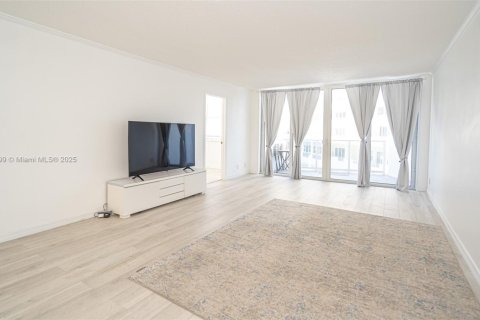 Copropriété à louer à Hallandale Beach, Floride: 2 chambres, 85.47 m2 № 1964872 - photo 12