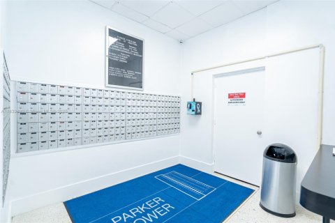 Copropriété à louer à Hallandale Beach, Floride: 2 chambres, 85.47 m2 № 1964872 - photo 5