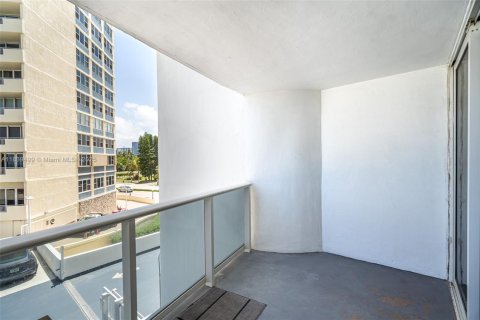 Copropriété à louer à Hallandale Beach, Floride: 2 chambres, 85.47 m2 № 1964872 - photo 26