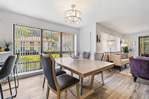 Condo in Palm Beach Gardens, Florida, 2 bedrooms № 2245591 - photo 5