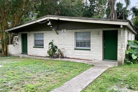 Immobilier commercial à vendre à Tampa, Floride: 4 chambres, 107.4 m2 № 1816877 - photo 1