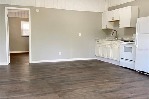 Immobilier commercial à vendre à Tampa, Floride: 4 chambres, 107.4 m2 № 1816877 - photo 17