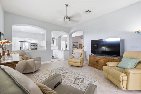Casa en venta en Orlando, Florida, 4 dormitorios, 241.27 m2 № 2157503 - foto 12
