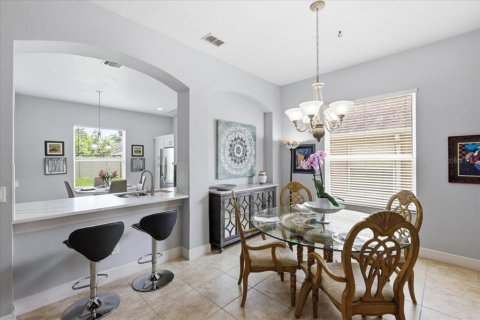 Casa en venta en Orlando, Florida, 4 dormitorios, 241.27 m2 № 2157503 - foto 5