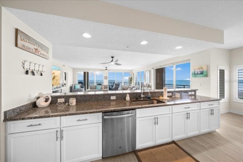 Condo in Satellite Beach, Florida, 3 bedrooms  № 1821359 - photo 30