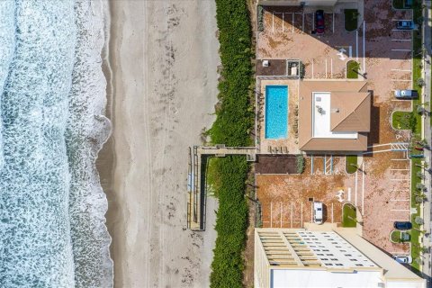 Condo in Satellite Beach, Florida, 3 bedrooms  № 1821359 - photo 13