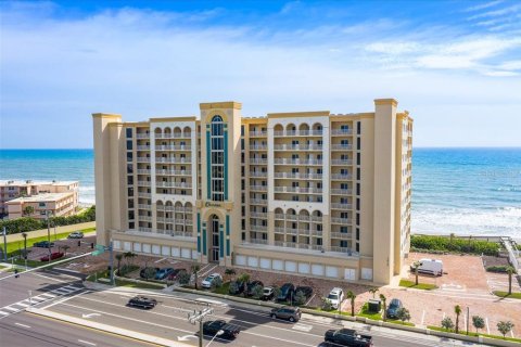 Condo in Satellite Beach, Florida, 3 bedrooms  № 1821359 - photo 1