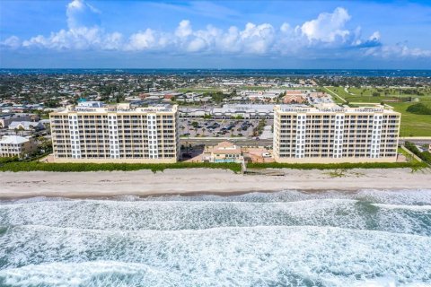 Condo in Satellite Beach, Florida, 3 bedrooms  № 1821359 - photo 10
