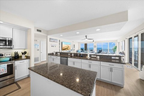 Condo in Satellite Beach, Florida, 3 bedrooms  № 1821359 - photo 19