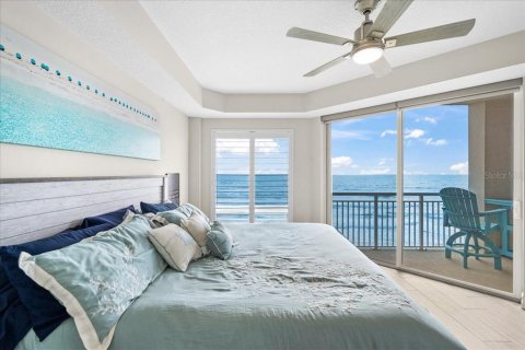 Condo in Satellite Beach, Florida, 3 bedrooms  № 1821359 - photo 23