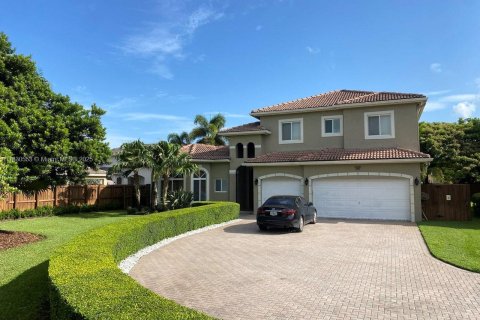 House in Homestead, Florida 5 bedrooms, 331.38 sq.m. № 1809101 - photo 1