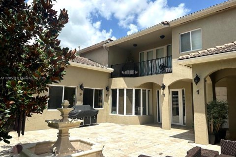 House in Homestead, Florida 5 bedrooms, 331.38 sq.m. № 1809101 - photo 2