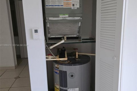 Copropriété à vendre à Cutler Bay, Floride: 2 chambres, 75.16 m2 № 2058412 - photo 7