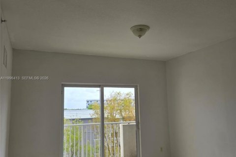 Copropriété à vendre à Cutler Bay, Floride: 2 chambres, 75.16 m2 № 2058412 - photo 4