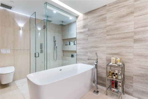 Снять в аренду кондоминиум в Майами-Бич, Флорида 4 спальни, 254.92м2, № 1929258 - фото 20