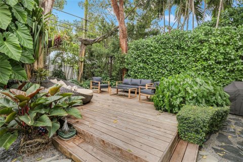 Casa en venta en Miami, Florida, 4 dormitorios, 257.53 m2 № 1972988 - foto 15