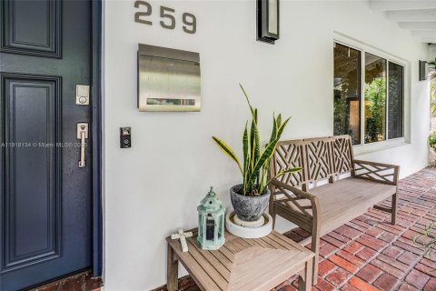 Casa en venta en Miami, Florida, 4 dormitorios, 257.53 m2 № 1972988 - foto 24