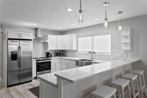Duplex in Indian Rocks Beach, Florida 6 bedrooms, 248.98 sq.m. № 1909128 - photo 7