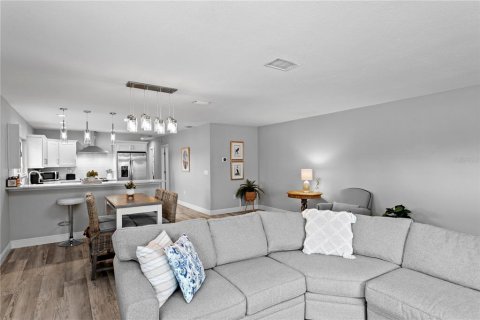 Duplex in Indian Rocks Beach, Florida 6 bedrooms, 248.98 sq.m. № 1909128 - photo 19