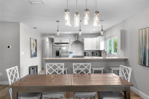 Duplex in Indian Rocks Beach, Florida 6 bedrooms, 248.98 sq.m. № 1909128 - photo 6